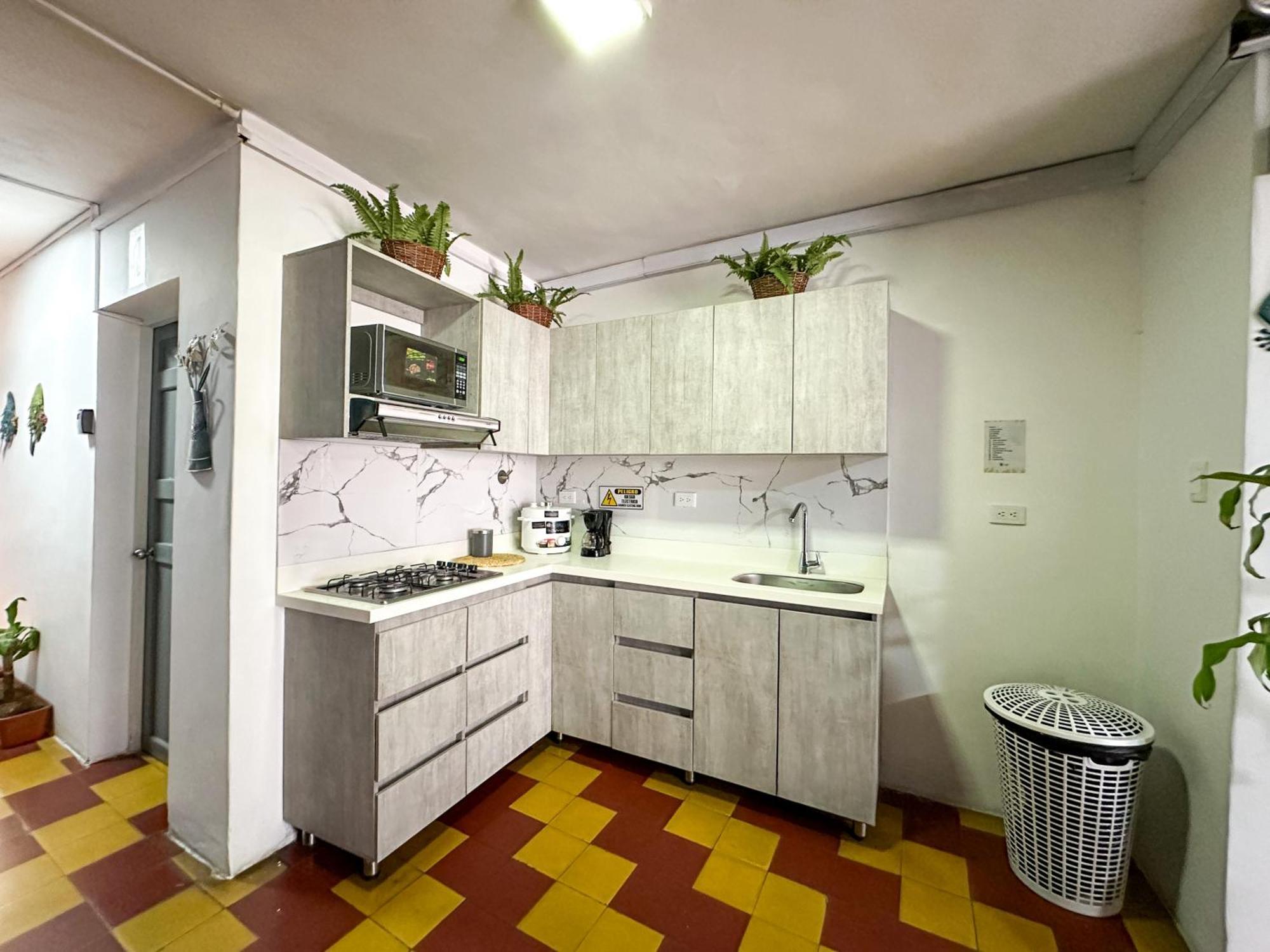 Casa Encanto, Apartamento - Habitaciones, Laureles-America Medellín Zewnętrze zdjęcie